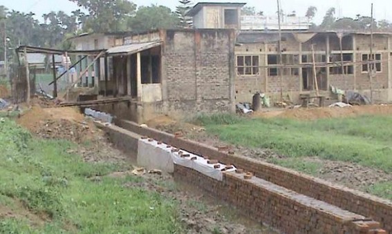 Kamalpur: Nagar Panchayat constructing drain among allegation of irregularities and nepotism Kamalpur: Nagar Panchayat constructing drain among allegation of irregularities and nepotism